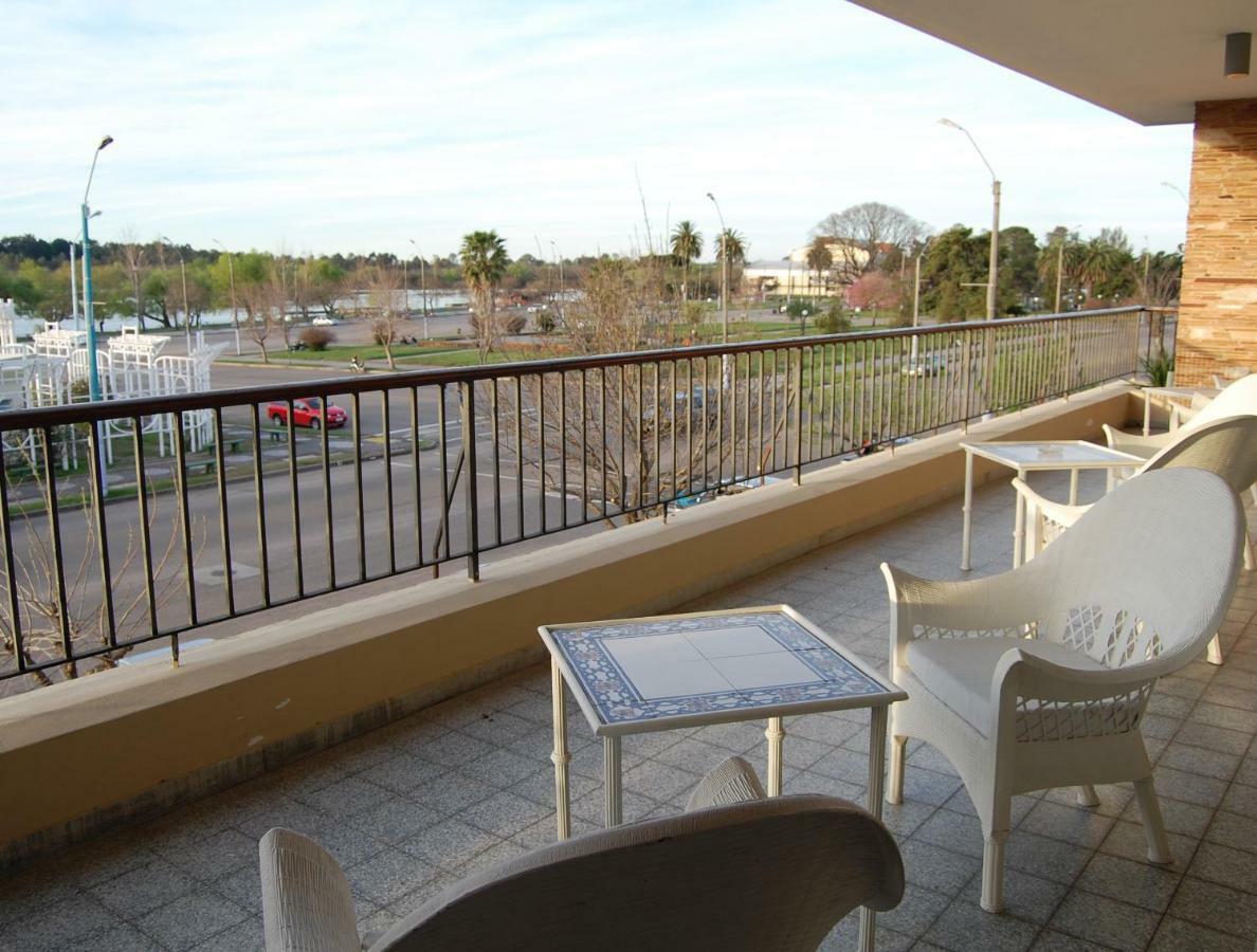 Mercedes Rambla Hotel Buitenkant foto